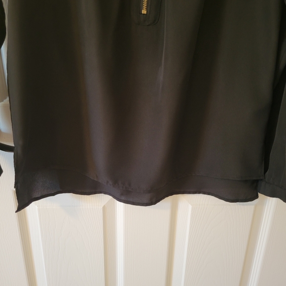 Michael Kors Black Sheer top with gold zipper size 6 - Picture 3 of 6